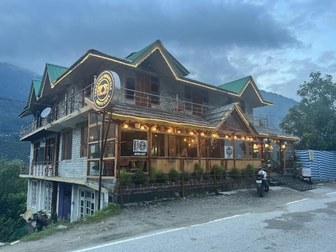 Throttle Shrottle Moto Hostel Manāli Exterior foto