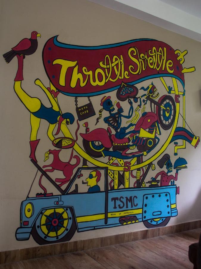 Throttle Shrottle Moto Hostel Manāli Exterior foto